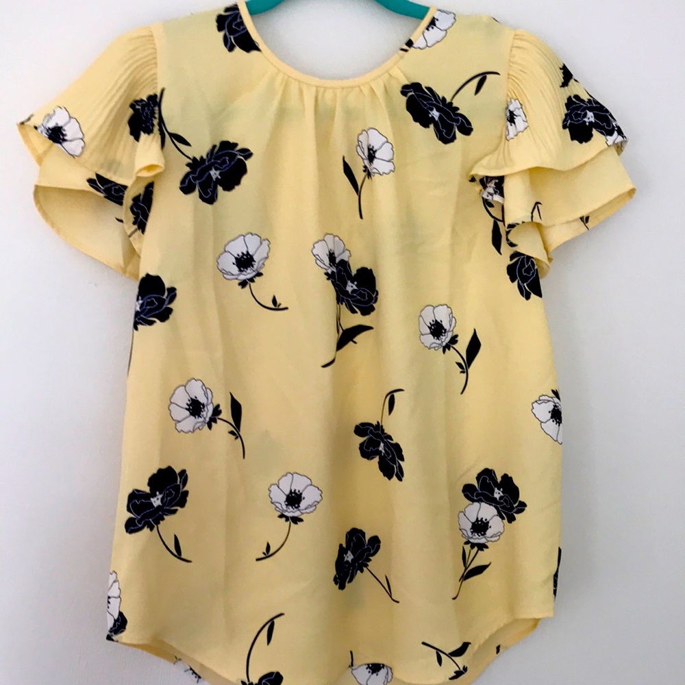 NWT Ann Taylor Flutter Sleeve Yellow/Navy Floral Top